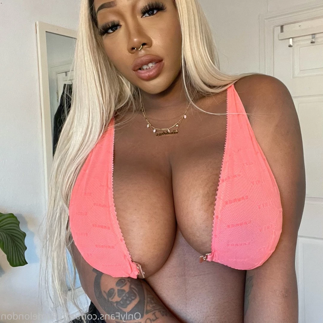 effyflamelondon Onlyfans leaked photo 3445018 on Hotleaks.tv