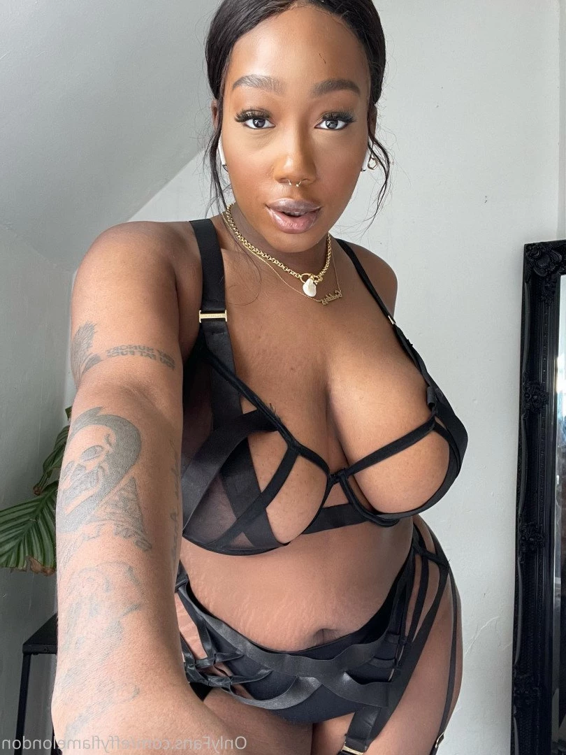 effyflamelondon Onlyfans leaked photo 3447008 on Hotleaks.tv