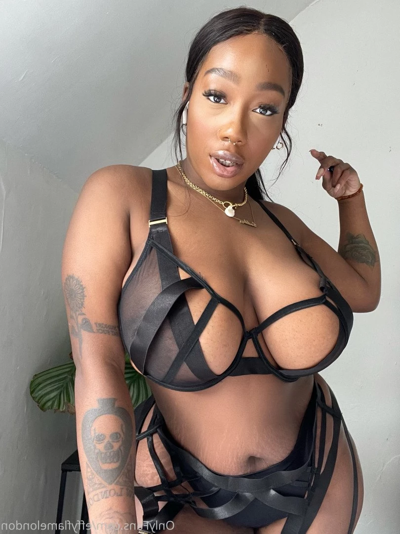 effyflamelondon Onlyfans leaked photo 3447284 on Hotleaks.tv