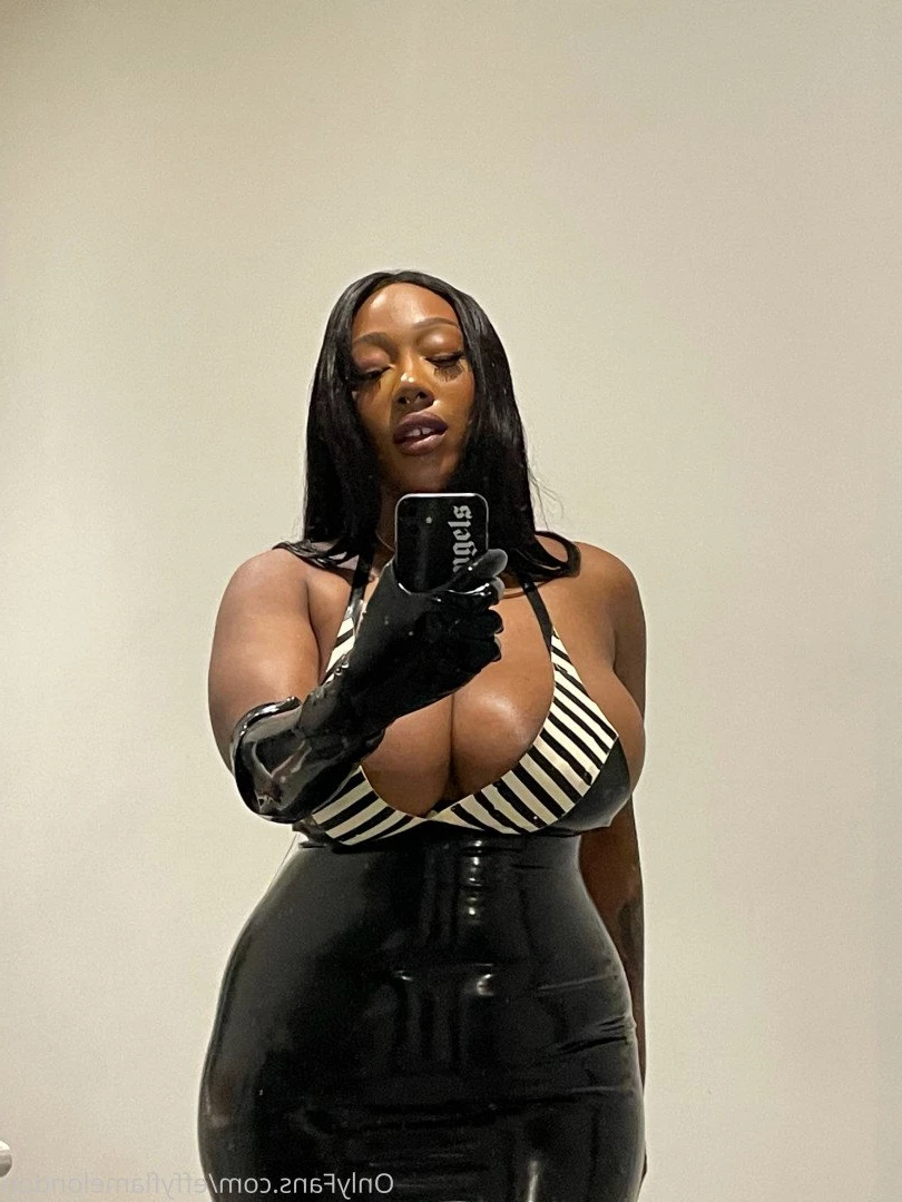 effyflamelondon Onlyfans leaked photo 3451512 on Hotleaks.tv