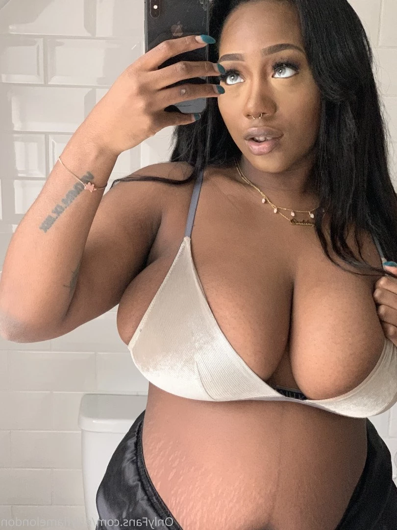 effyflamelondon Onlyfans leaked photo 3453687 on Hotleaks.tv