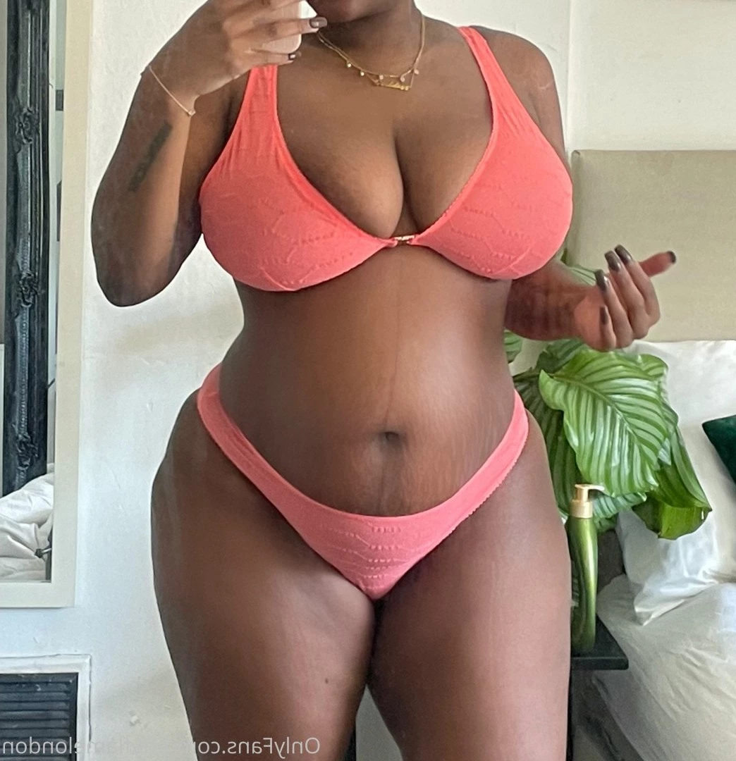 effyflamelondon Onlyfans leaked photo 3453852 on Hotleaks.tv