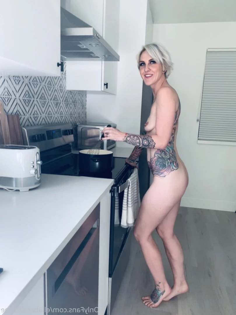 Ella Barnett-  Bisexual Tattooed Mom [ ellabarnett ] Onlyfans leaked photo 11436890 on Hotleaks.tv
