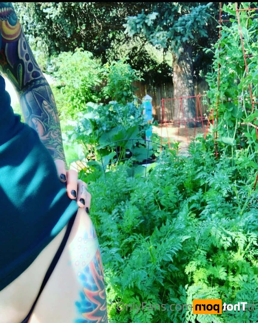 Ella Barnett-  Bisexual Tattooed Mom [ ellabarnett ] Onlyfans leaked photo 12060632 on Hotleaks.tv