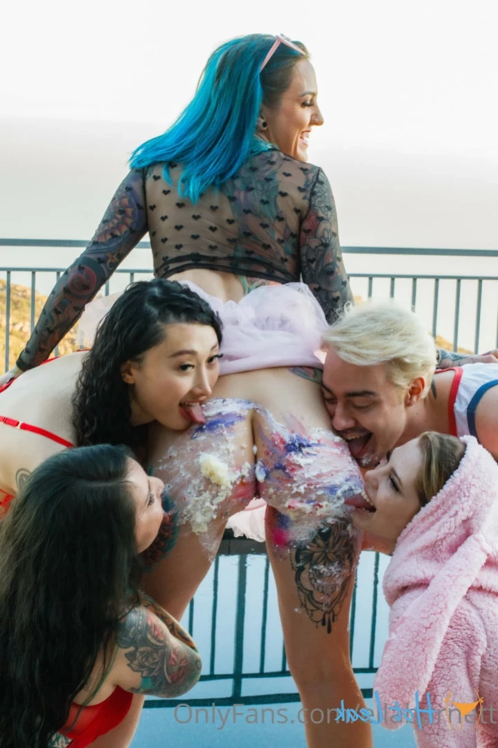 Ella Barnett-  Bisexual Tattooed Mom [ ellabarnett ] Onlyfans leaked photo 14383398 on Hotleaks.tv