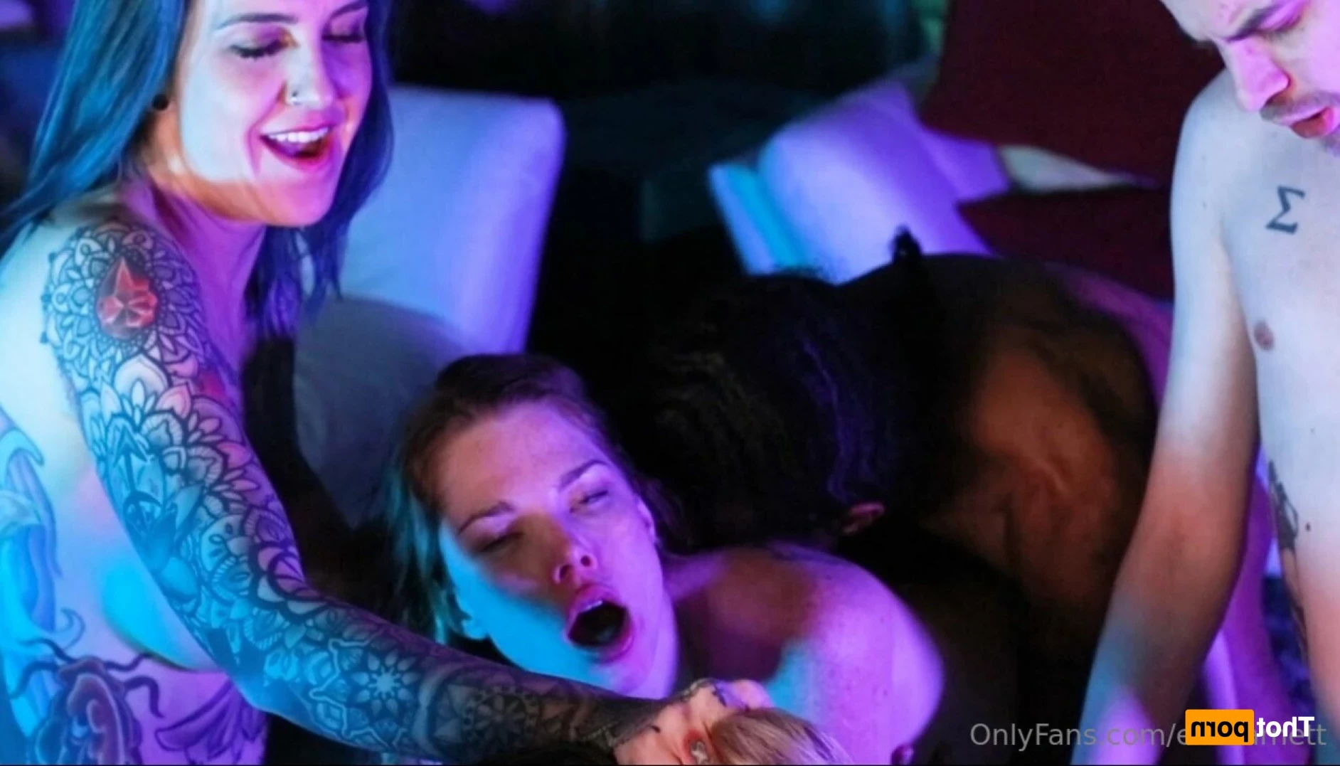 Ella Barnett-  Bisexual Tattooed Mom [ ellabarnett ] Onlyfans leaked photo 14390798 on Hotleaks.tv