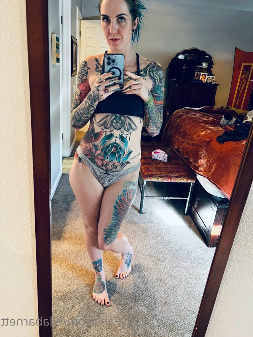 Ella Barnett-  Bisexual Tattooed Mom [ ellabarnett ] Onlyfans leaked photo 14391504 on Hotleaks.tv