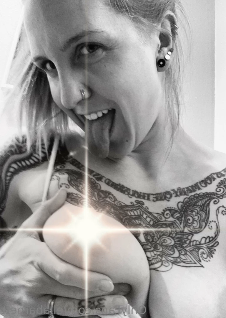 Ella Barnett-  Bisexual Tattooed Mom [ ellabarnett ] Onlyfans leaked photo 14399084 on Hotleaks.tv