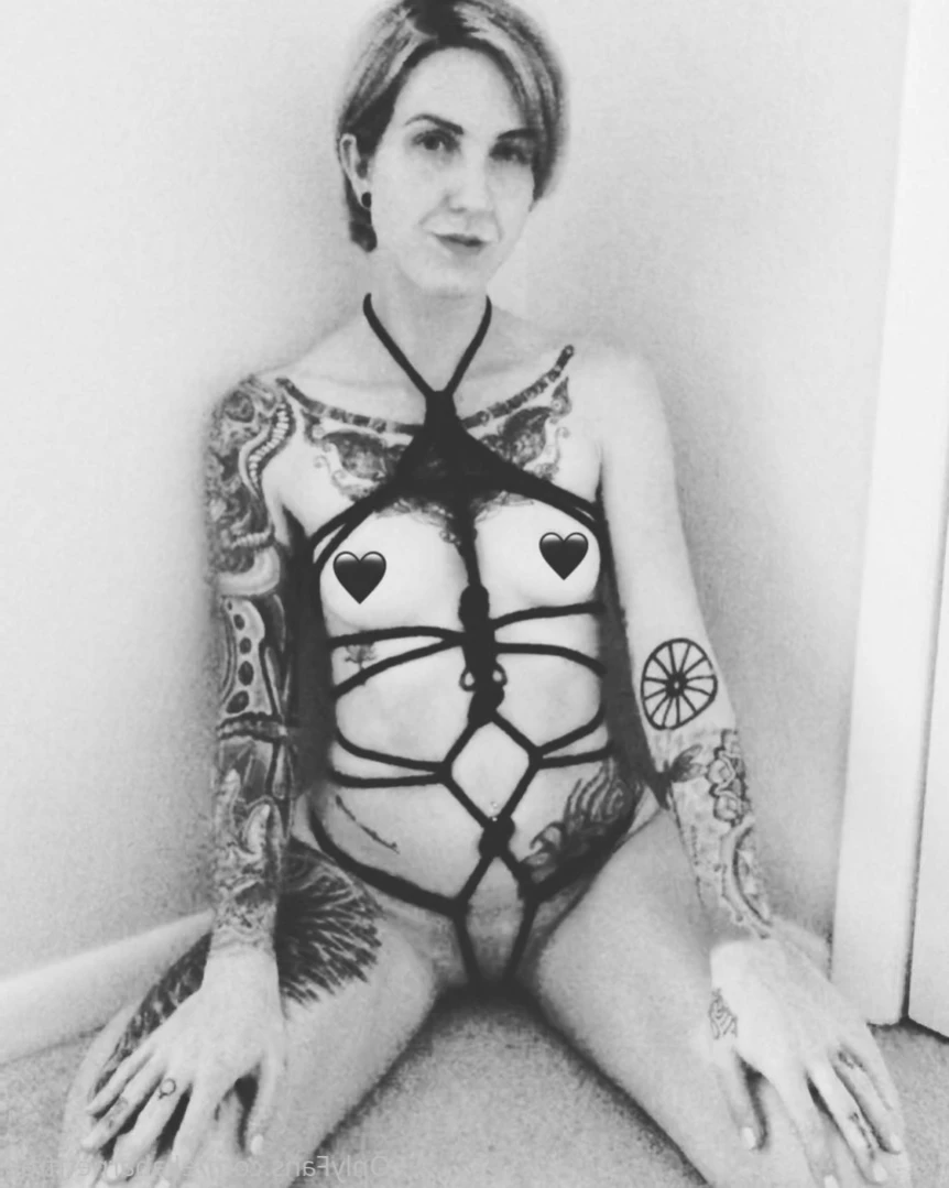 Ella Barnett-  Bisexual Tattooed Mom [ ellabarnett ] Onlyfans leaked photo 15285874 on Hotleaks.tv