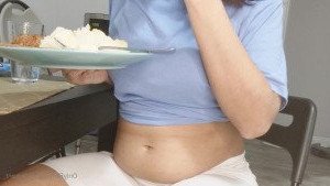 ellaeating Onlyfans leaked video 3327037 on Hotleaks.tv