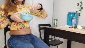 ellaeating Onlyfans leaked video 3327558 on Hotleaks.tv