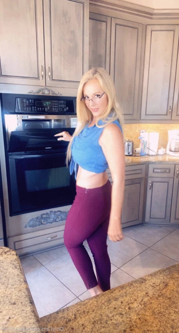 ellehotmom Onlyfans leaked photo 3756000 on Hotleaks.tv