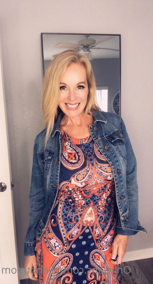 ellehotmom Onlyfans leaked photo 3764363 on Hotleaks.tv