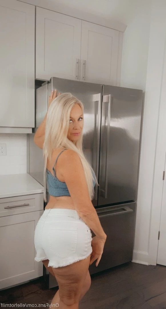 ellehotmom Onlyfans leaked photo 3833998 on Hotleaks.tv