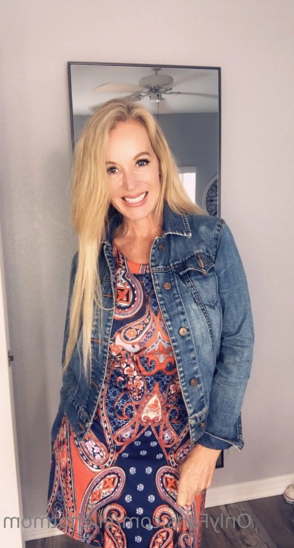 ellehotmom Onlyfans leaked photo 3910833 on Hotleaks.tv
