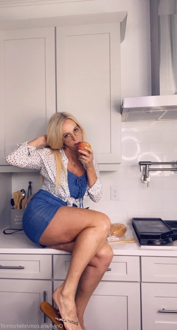 ellehotmom Onlyfans leaked photo 3913184 on Hotleaks.tv