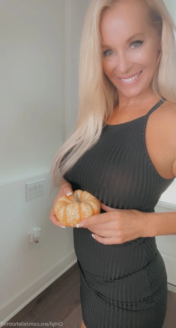 ellehotmom Onlyfans leaked photo 3946545 on Hotleaks.tv