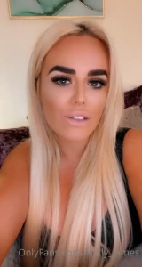 Emily [ emily_james ] Onlyfans leaked video 10635577 on Hotleaks.tv