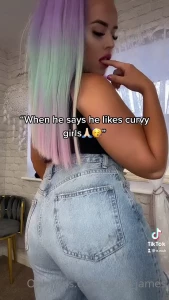 Emily [ emily_james ] Onlyfans leaked video 10636372 on Hotleaks.tv