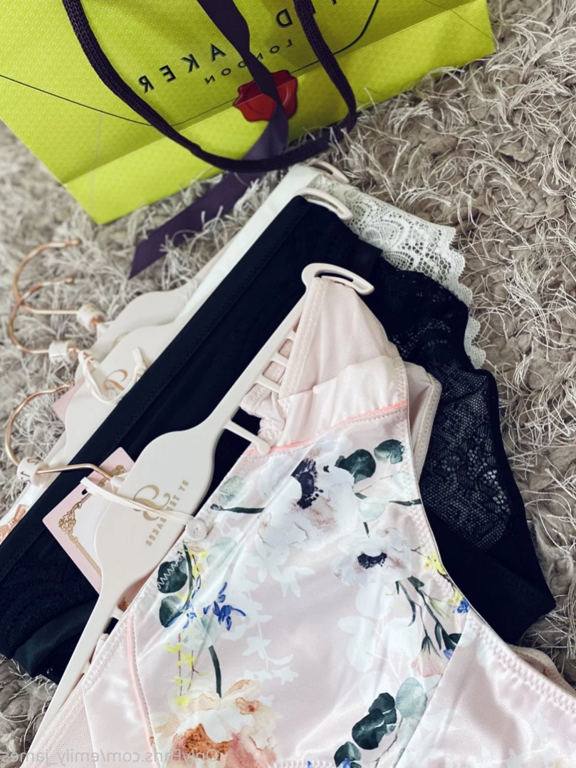Emily [ emily_james ] Onlyfans leaked photo 14381584 on Hotleaks.tv