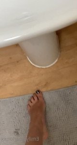 3328884