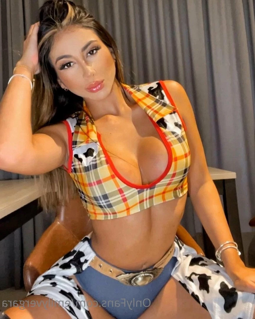 Bella 🌺 [ emilyvergara ] Onlyfans leaked photo 3433704 on Hotleaks.tv