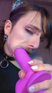 4875746