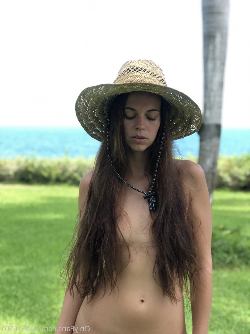 Sara ✨🌺 [ explorewithsara ] Onlyfans leaked photo 6288752 on Hotleaks.tv