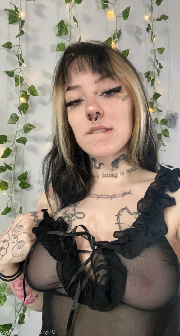 furbs [ f_urbee ] Onlyfans leaked photo 6908998 on Hotleaks.tv