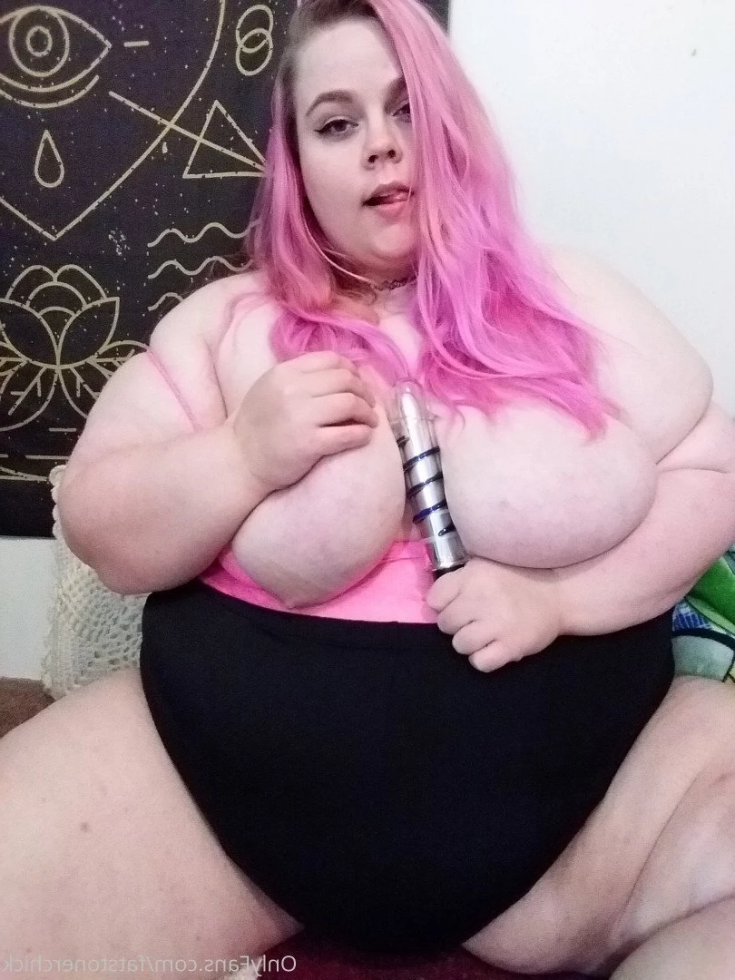 FatStonerChick(VIP🔥) [ fatstonerchick ] Onlyfans leaked photo 3533770 on Hotleaks.tv