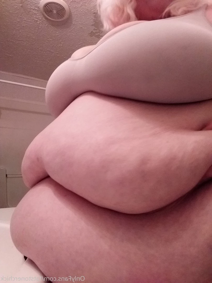 FatStonerChick(VIP🔥) [ fatstonerchick ] Onlyfans leaked photo 3536104 on Hotleaks.tv