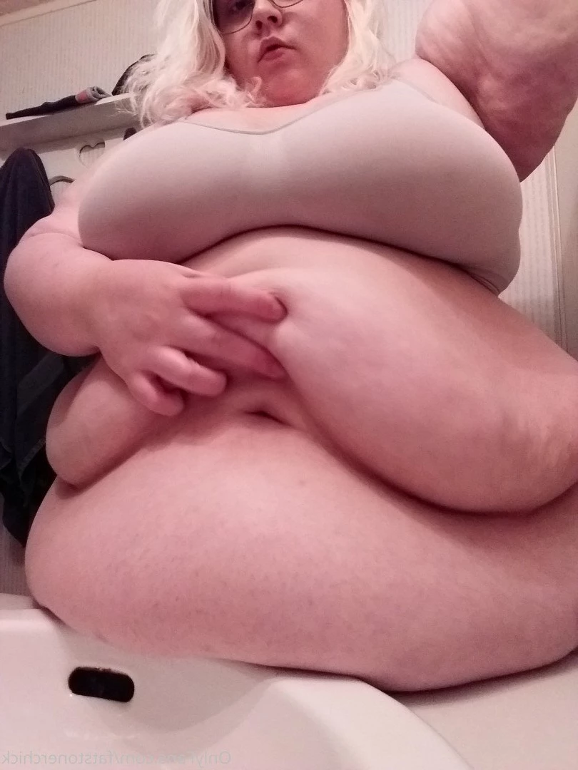 FatStonerChick(VIP🔥) [ fatstonerchick ] Onlyfans leaked photo 3542449 on Hotleaks.tv