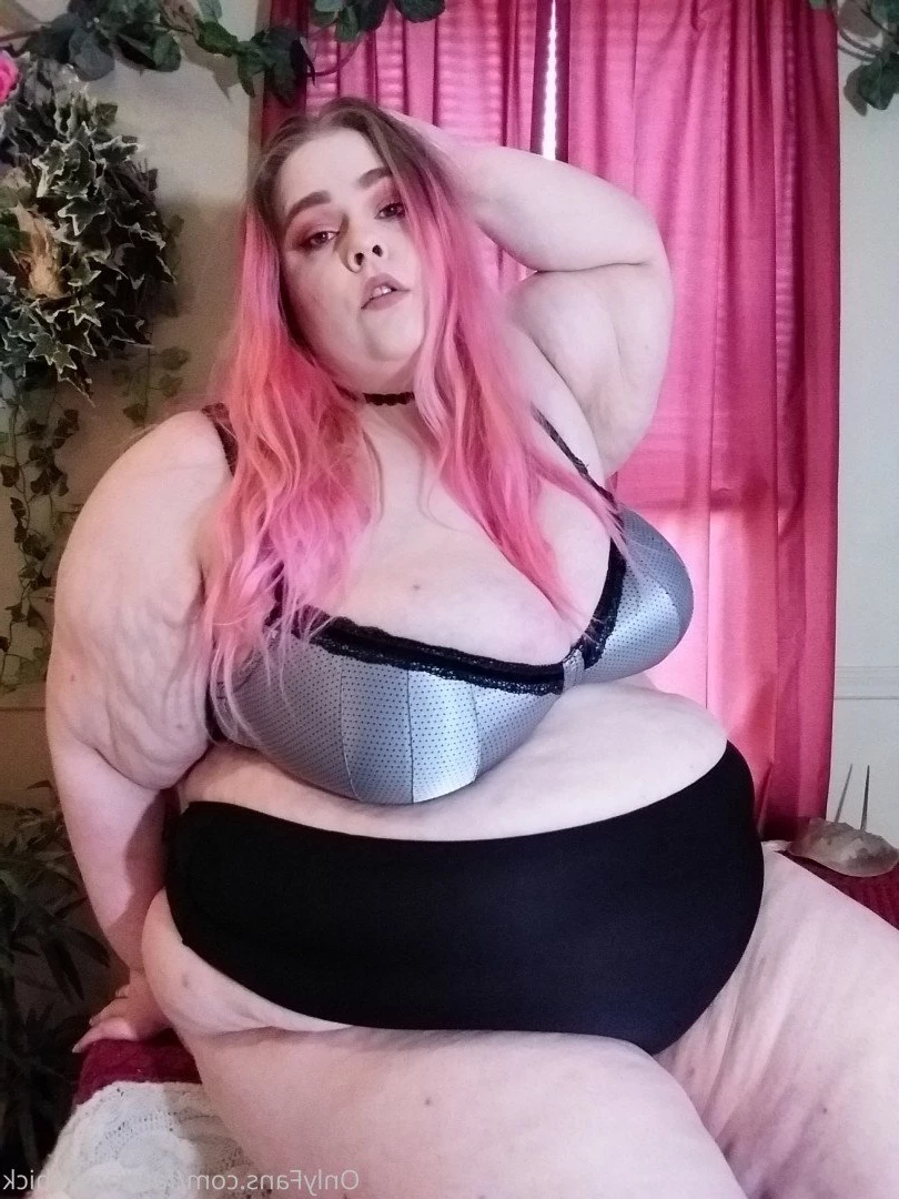 FatStonerChick(VIP🔥) [ fatstonerchick ] Onlyfans leaked photo 3542839 on Hotleaks.tv