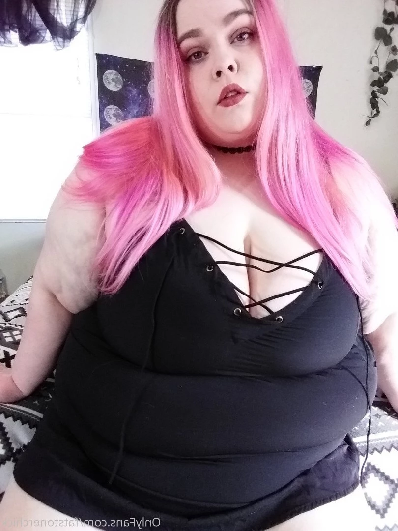 FatStonerChick(VIP🔥) [ fatstonerchick ] Onlyfans leaked photo 3547556 on Hotleaks.tv