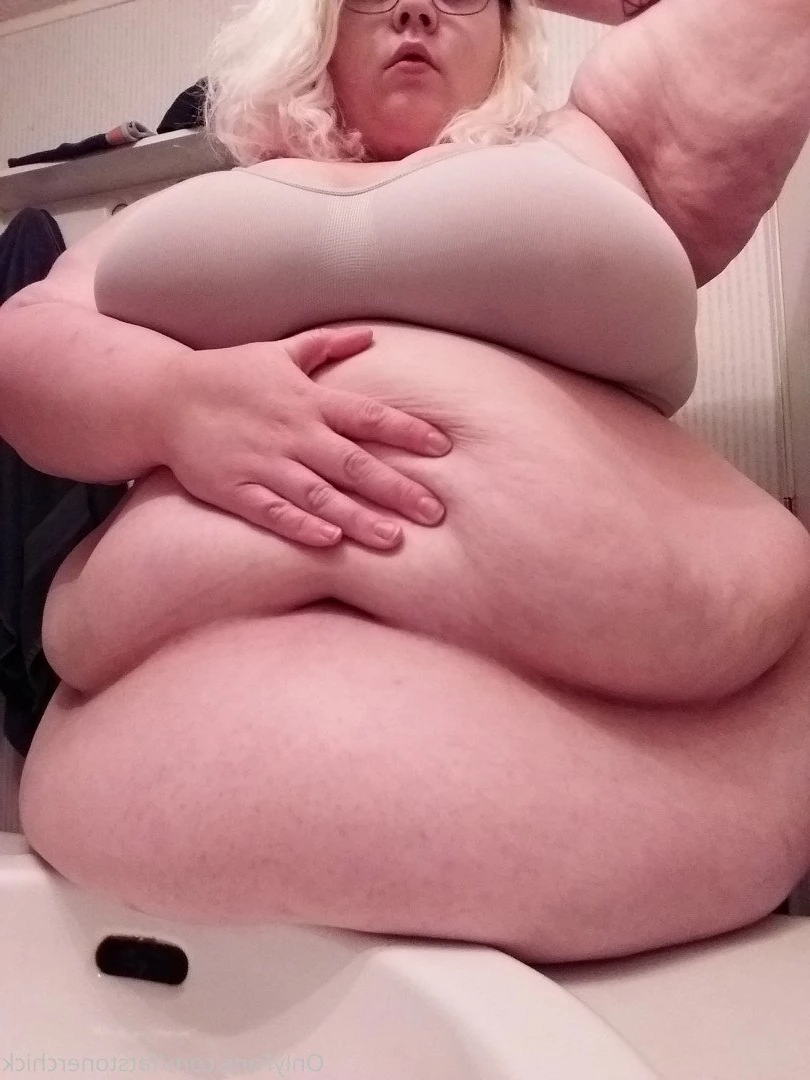 FatStonerChick(VIP🔥) [ fatstonerchick ] Onlyfans leaked photo 3550719 on Hotleaks.tv