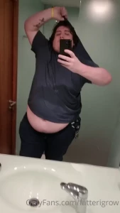 15936318
