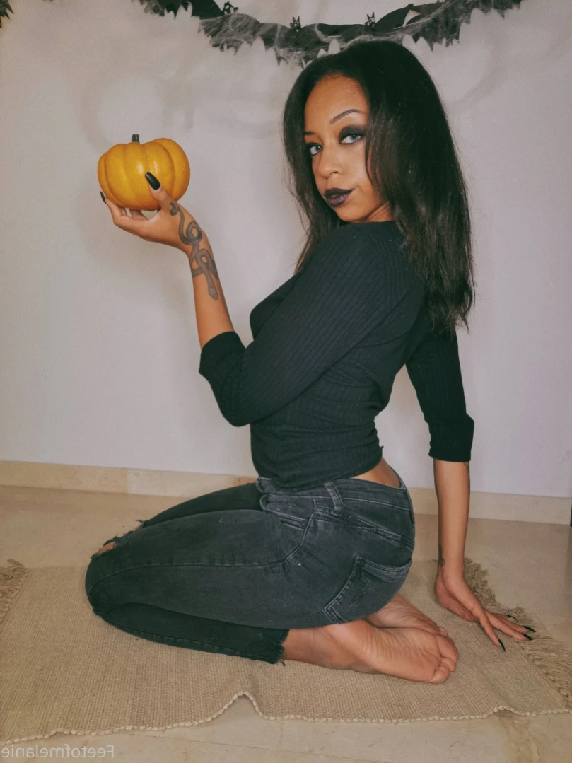 Princess Melanie [ feetofmelanie ] Onlyfans leaked photo 11831687 on Hotleaks.tv