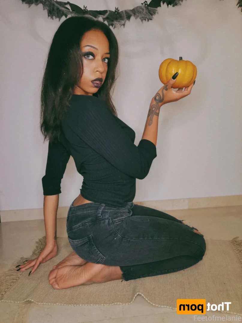 Princess Melanie [ feetofmelanie ] Onlyfans leaked photo 15462638 on Hotleaks.tv
