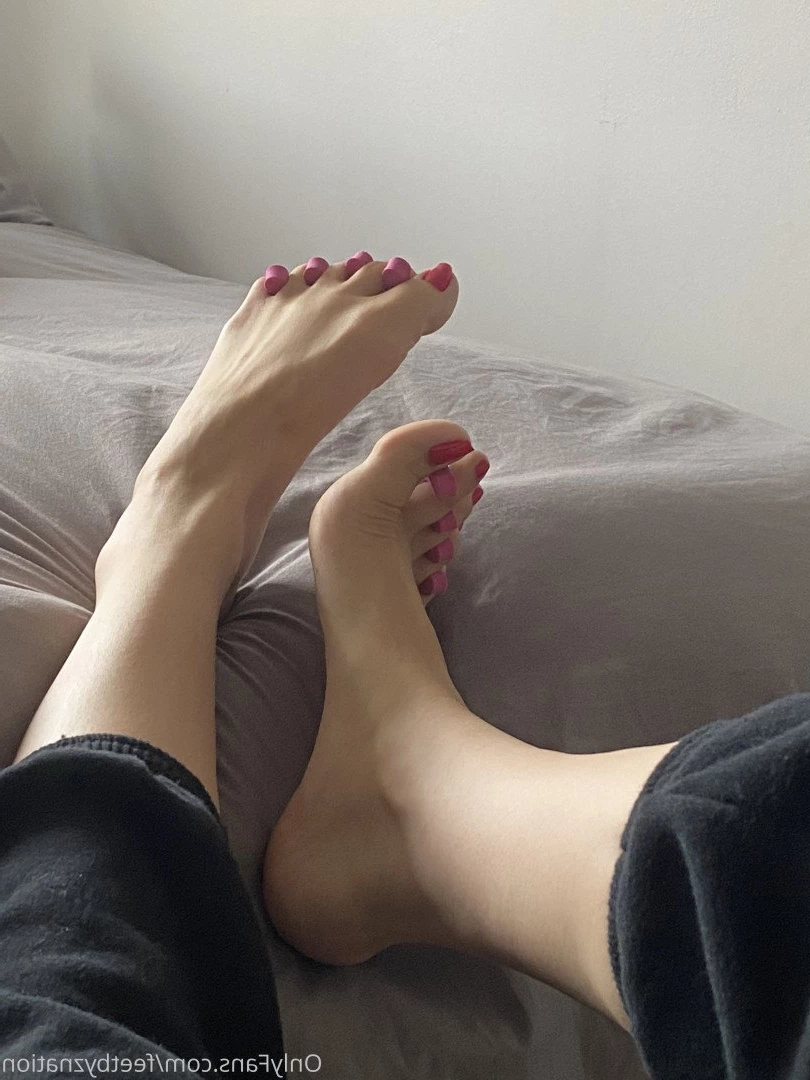QueenZ’sFeet 👑🦶🏼 [ feetznation ] Onlyfans leaked photo 3604894 on Hotleaks.tv