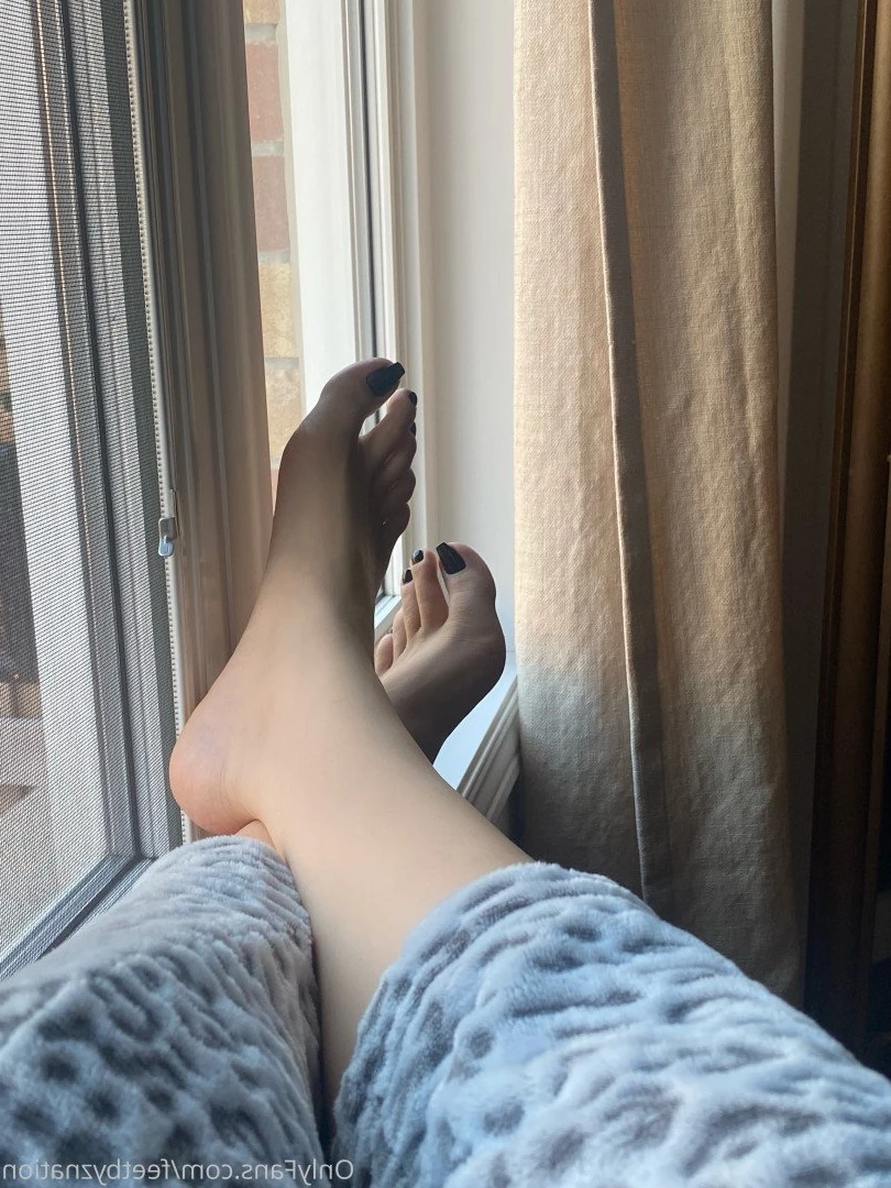 QueenZ’sFeet 👑🦶🏼 [ feetznation ] Onlyfans leaked photo 3605283 on Hotleaks.tv