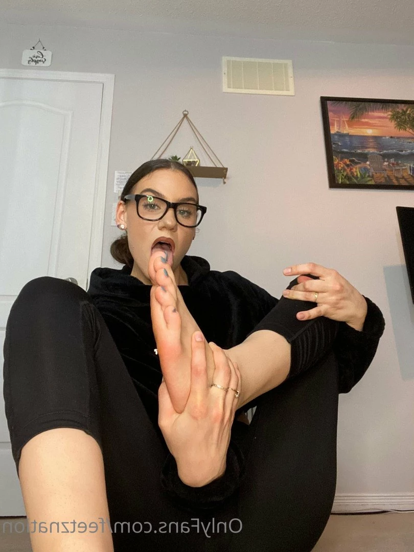 QueenZ’sFeet 👑🦶🏼 [ feetznation ] Onlyfans leaked photo 3605878 on Hotleaks.tv
