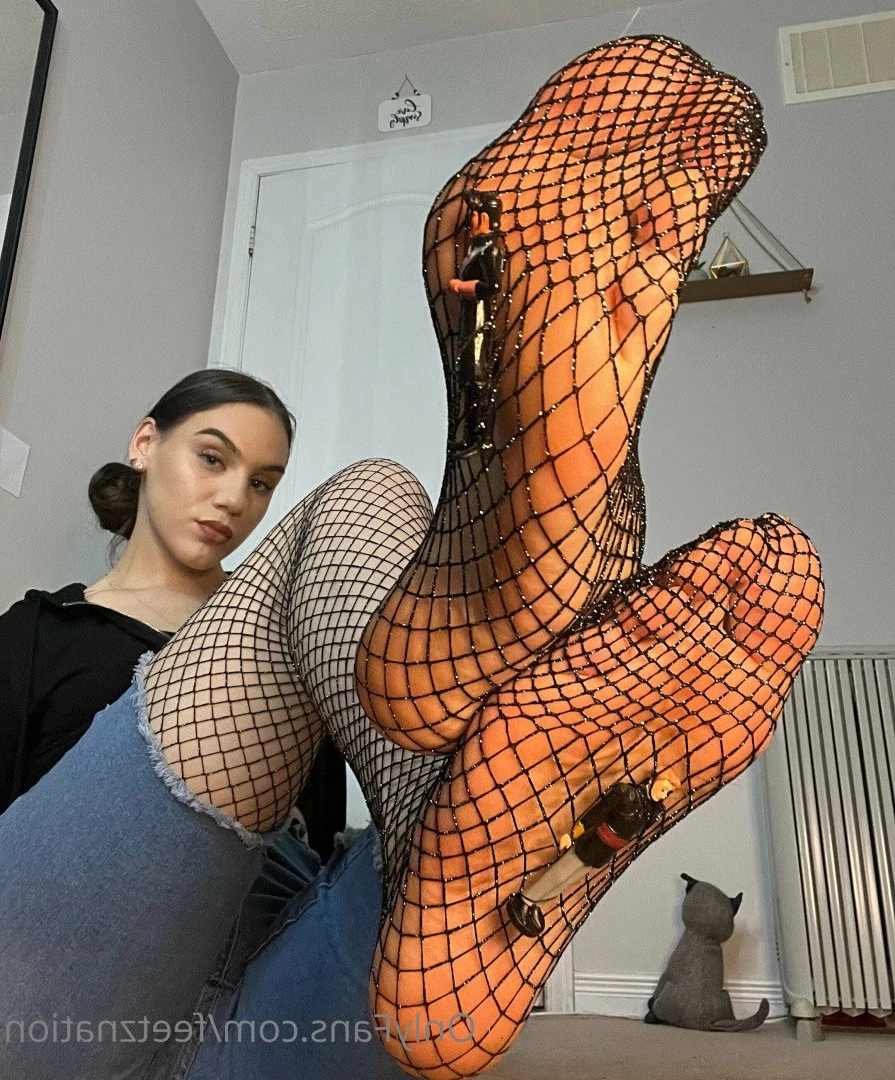 QueenZ’sFeet 👑🦶🏼 [ feetznation ] Onlyfans leaked photo 3607383 on Hotleaks.tv
