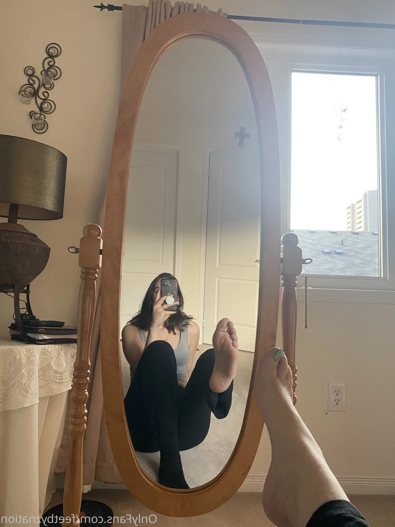 QueenZ’sFeet 👑🦶🏼 [ feetznation ] Onlyfans leaked photo 3609868 on Hotleaks.tv