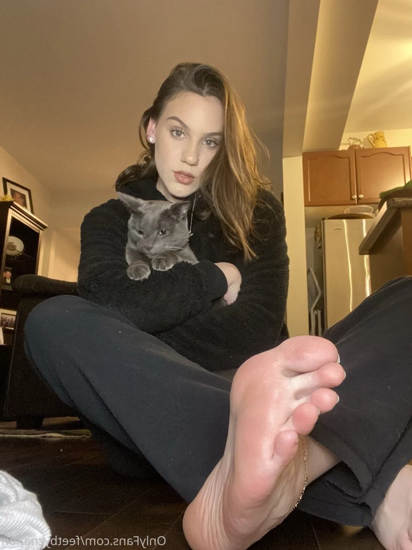 QueenZ’sFeet 👑🦶🏼 [ feetznation ] Onlyfans leaked photo 3613737 on Hotleaks.tv