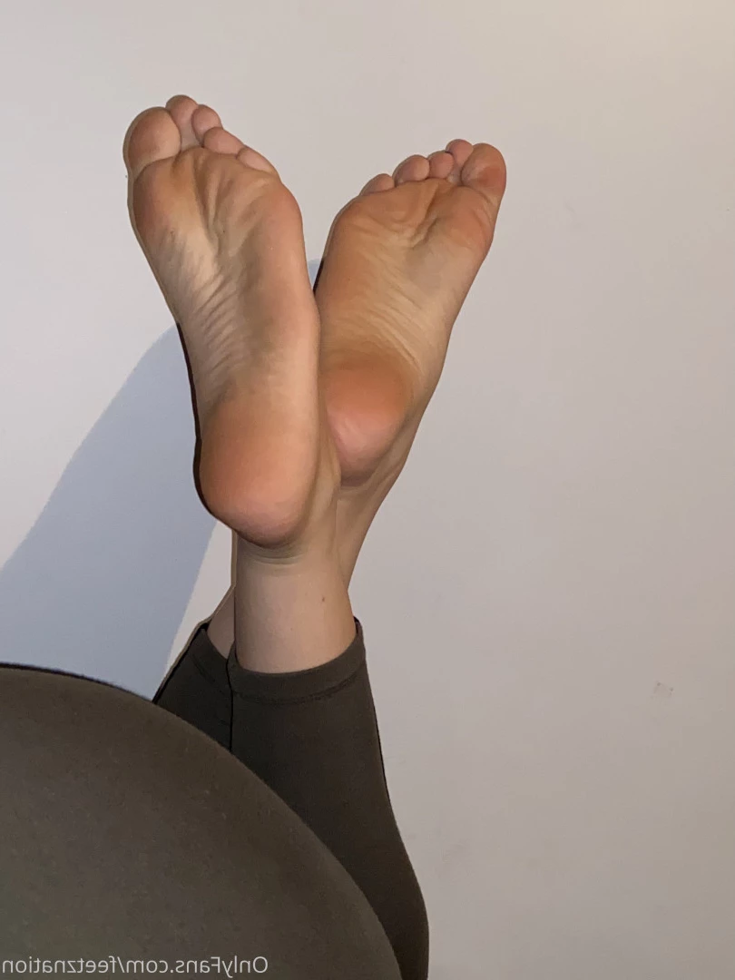 QueenZ’sFeet 👑🦶🏼 [ feetznation ] Onlyfans leaked photo 5898944 on Hotleaks.tv