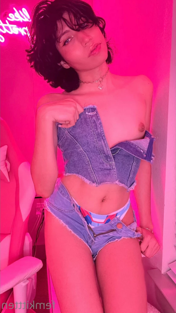 Chi [ femkittten ] Onlyfans leaked photo 11388320 on Hotleaks.tv