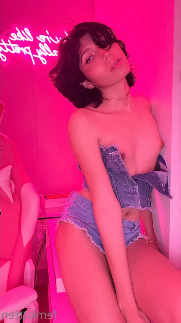 Chi [ femkittten ] Onlyfans leaked photo 15648959 on Hotleaks.tv