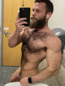 3661885