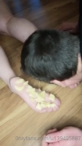 4878527