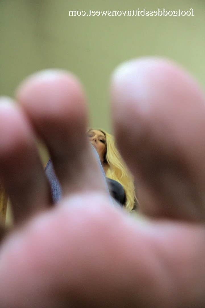 Foot Fetish Goddess Bitta VonSweet feet [ footgoddessbittavonsweet ] Onlyfans leaked photo 5947121 on Hotleaks.tv